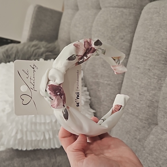 Pink Floral Knotted Silk Headband by Ali Fedtowsky for Scunci - New With Tags - Picture 4 of 10